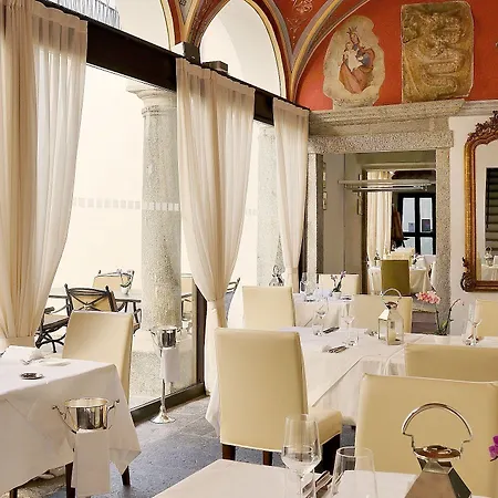 Boutique La Rinascente Szálloda