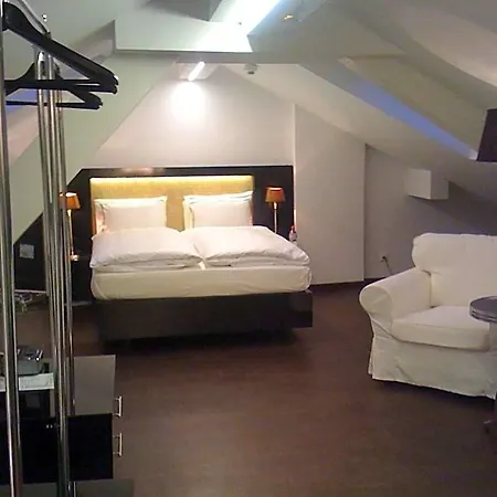 Boutique La Rinascente Отель Локарно